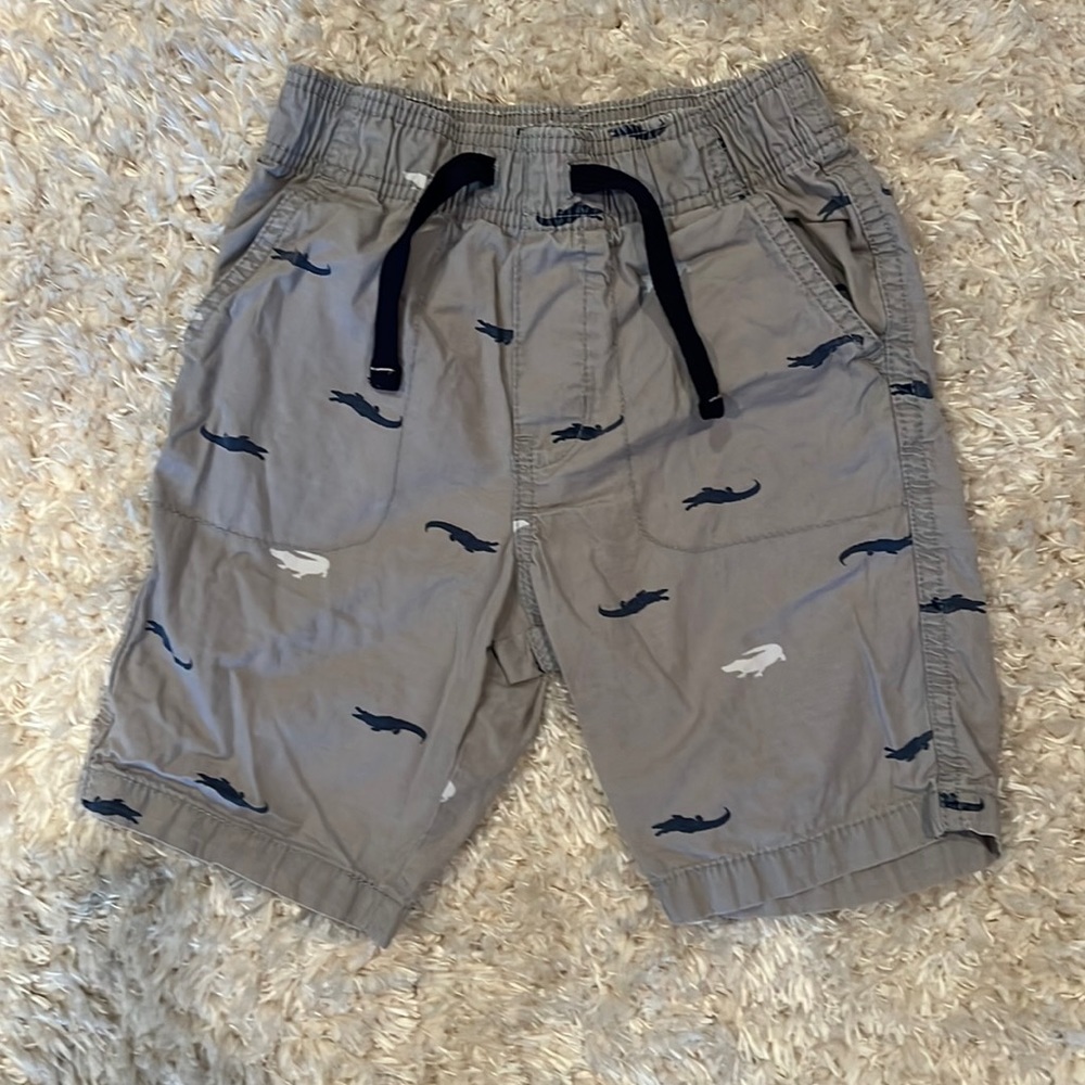 Carter’s boys size 6 drawstring shorts